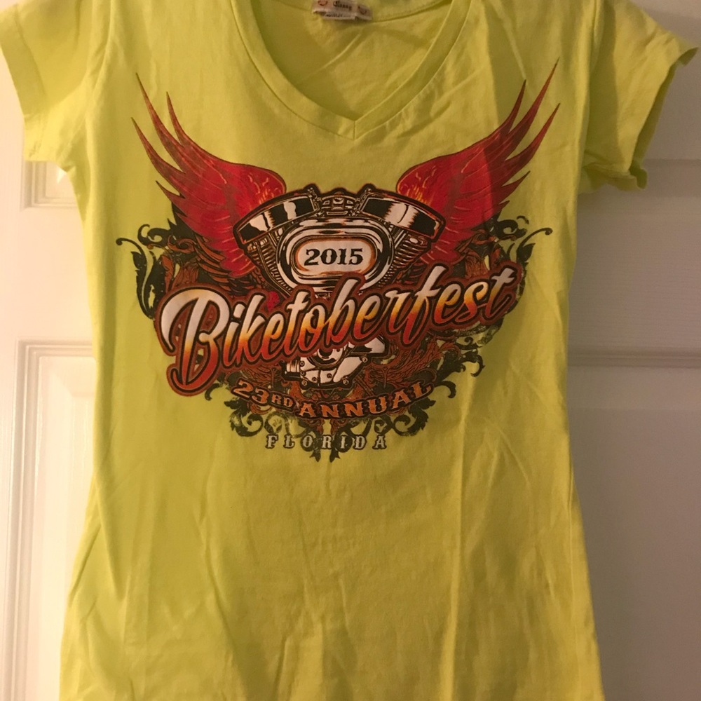 Biketoberfest T shirt. Women’s M
